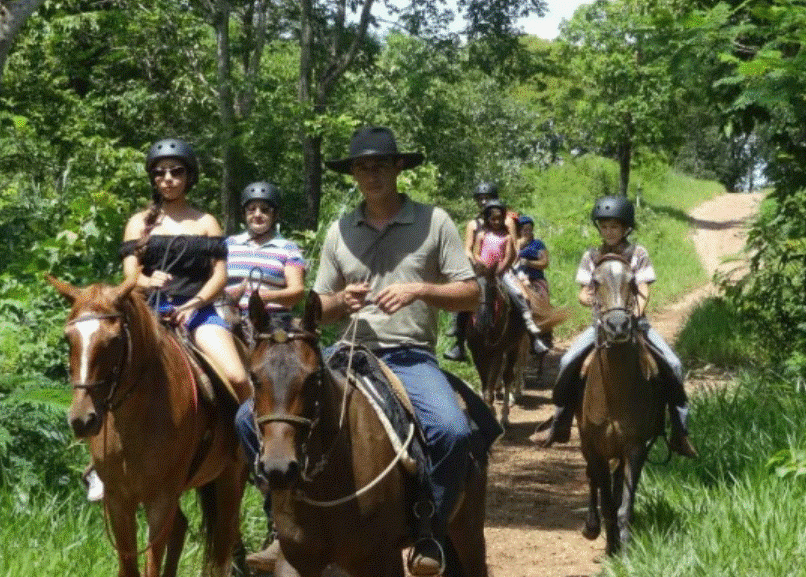 Cavalgada Recanto do Peão: Passeio a Cavalo em Bonito MS